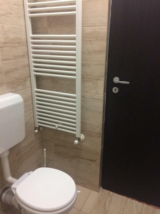 Jane House Apartment Bukares Bagian luar foto